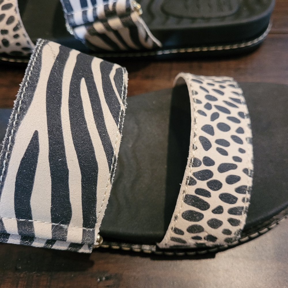BNIB Womens Sperry Waveslide Animal Print Sandal, size 8 - Picture 5 of 6